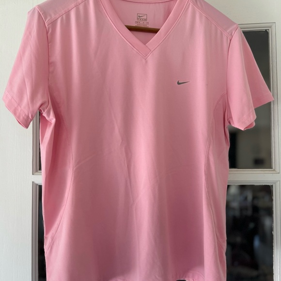 EUC Nike Dri Fit V Neck Women’s Shirt 👚 - Picture 2 of 5